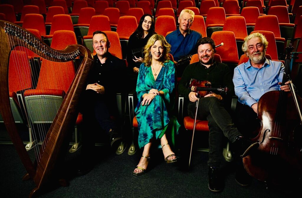 Muireann Nic Amhlaoibh Band